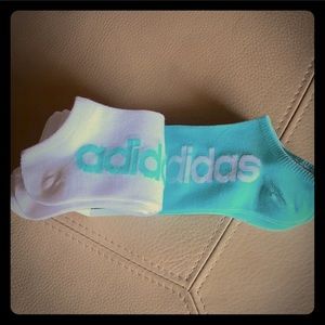 Pink & white+ Blue & white socks.